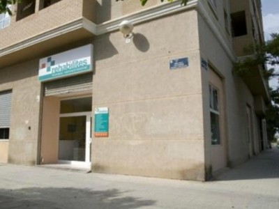 Esquinazo de fachada de Rehabilites  Fisioterapia en Benimaclet